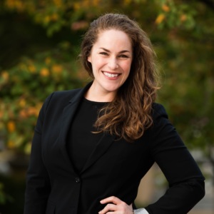 Headshot of Mia Sussman