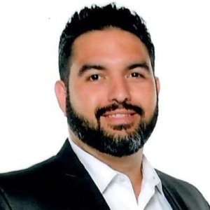 Oscar Fernandez Headshot
