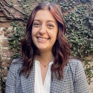 Headshot of Lindsay Barton