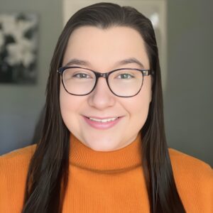 Headshot of of Cecilia Ballinger