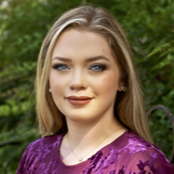 Headshot of Hana Lewis 